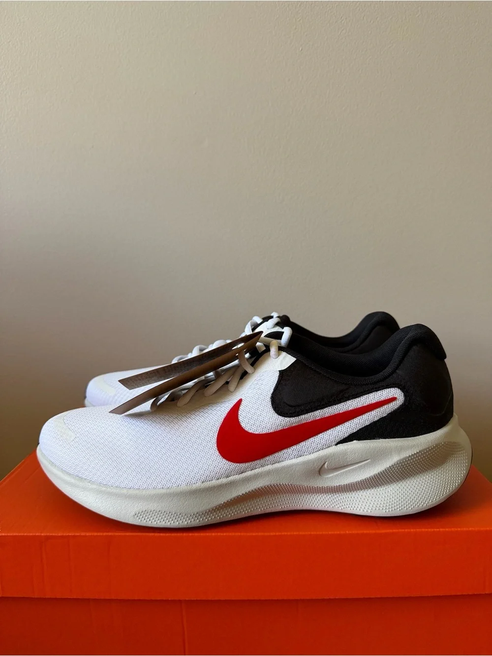 Nike Revolution 7 White Fire Red FB2207-102 Men’s Size 8